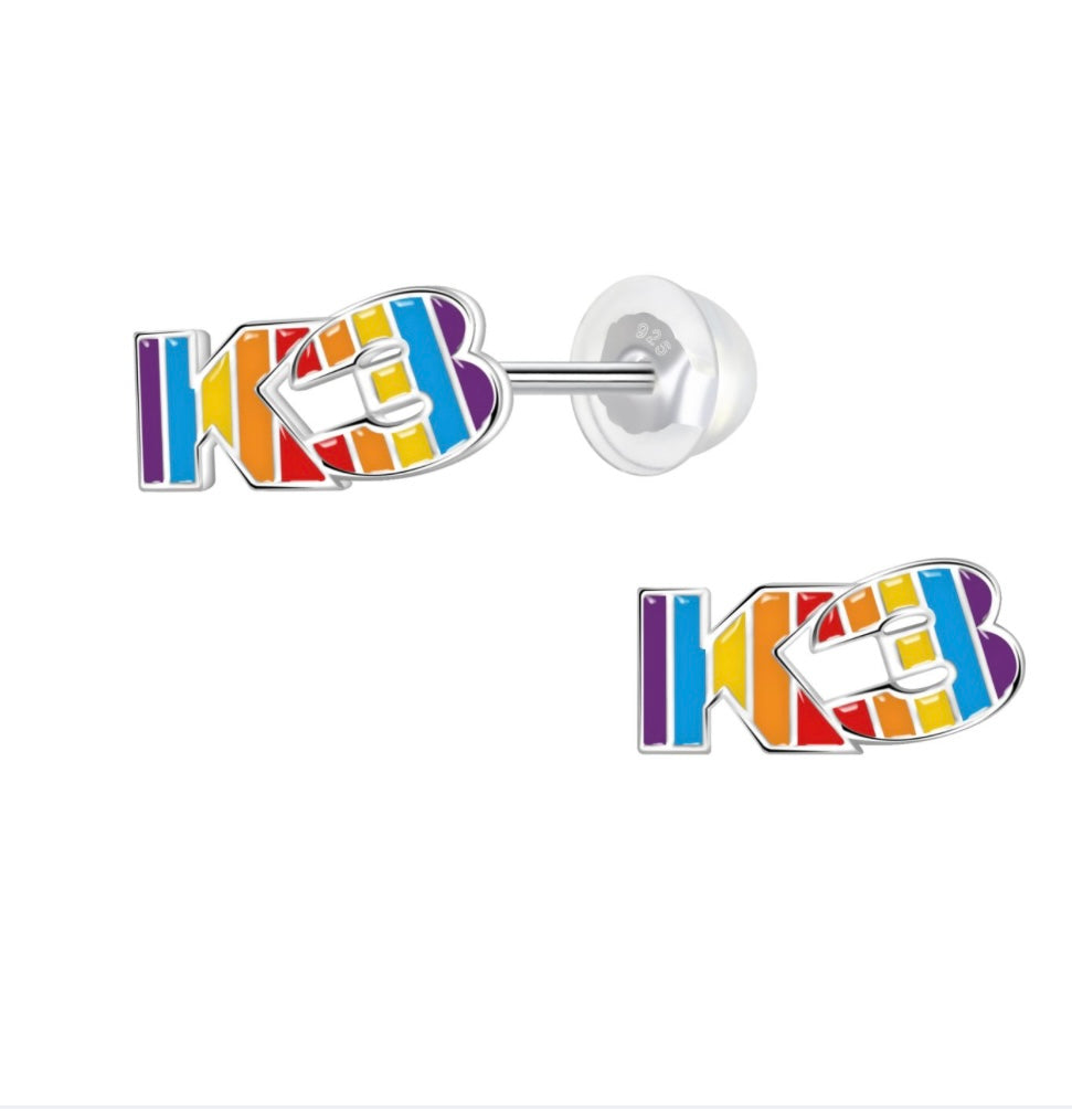 Zilveren oorstekers k3 collectie, k3 logo in regenboogkleuren.