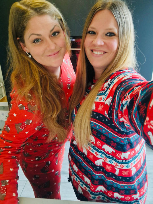 Kerst pyjama Chelsea Peers rood hond.